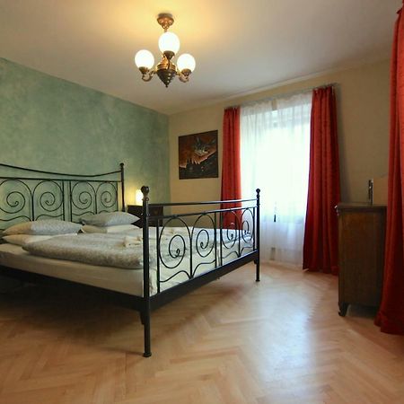 Mala Strana apartment 1 Praha Bagian luar foto