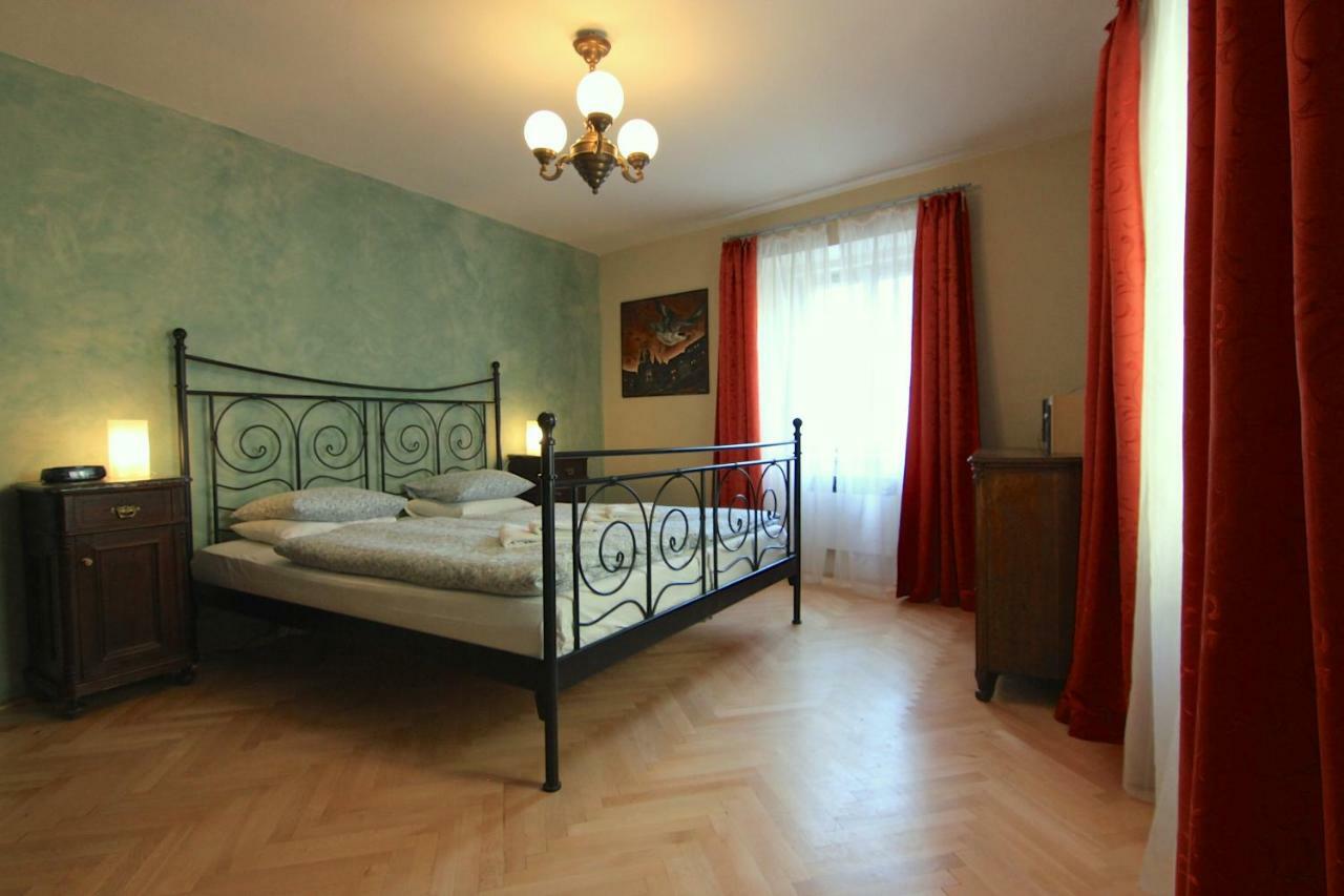 Mala Strana apartment 1 Praha Bagian luar foto