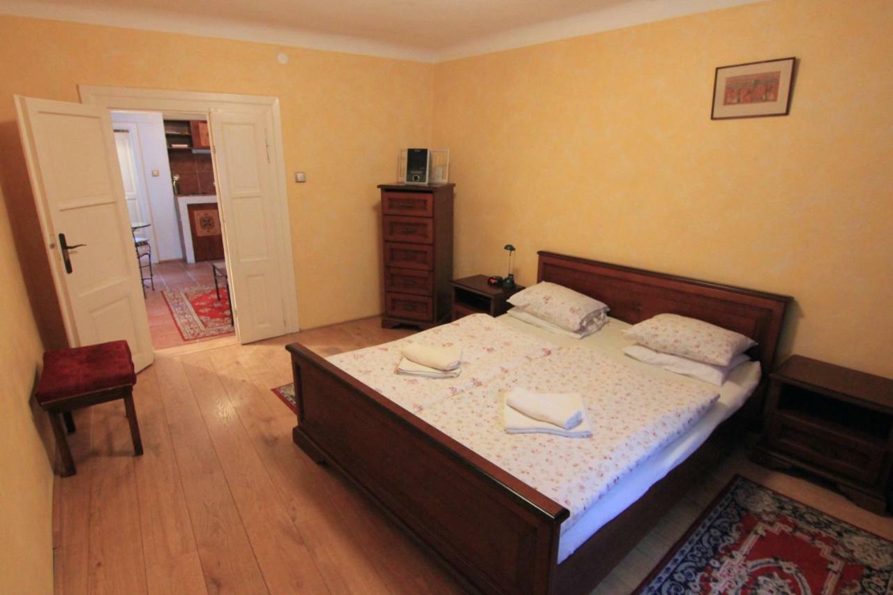 Mala Strana apartment 1 Praha Bagian luar foto