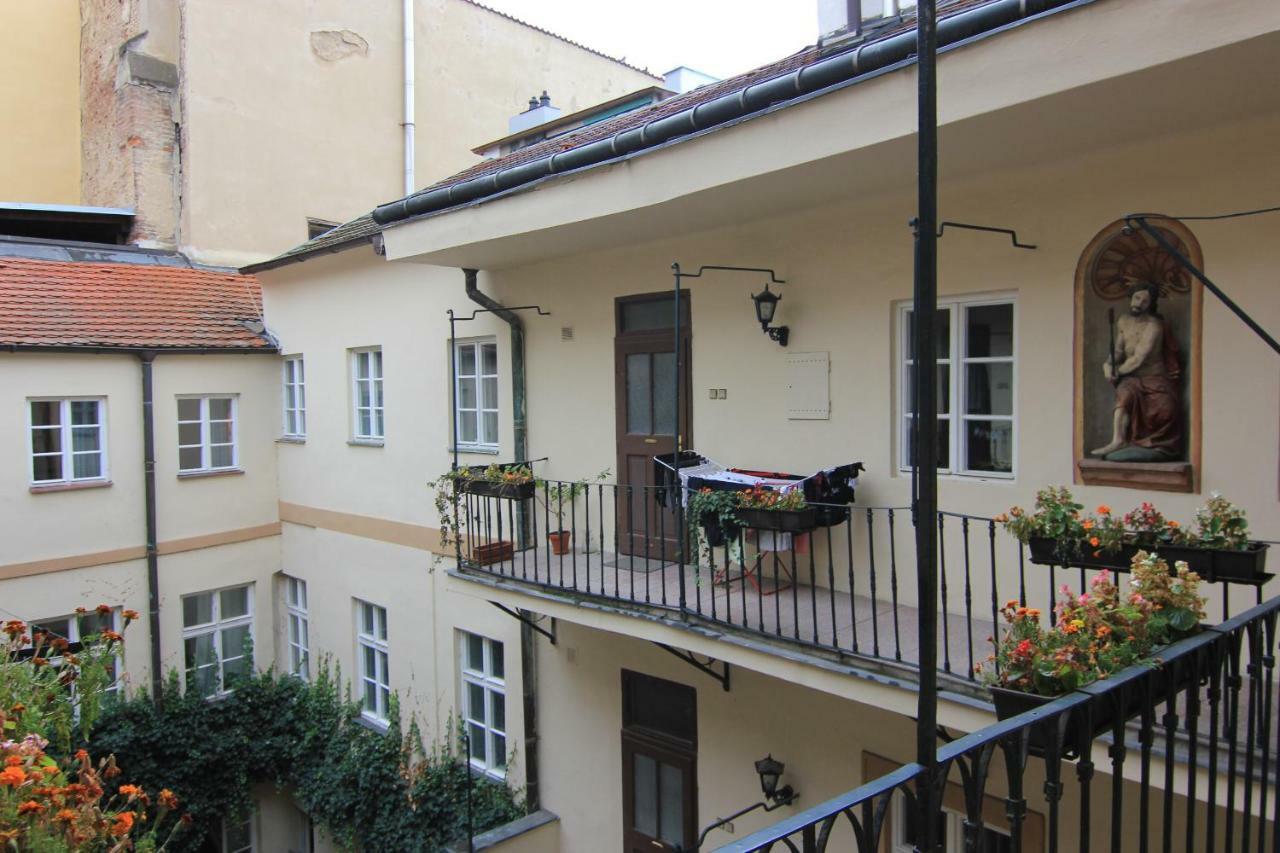 Mala Strana apartment 1 Praha Bagian luar foto